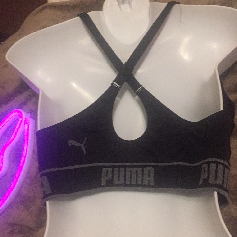 Puma - Picture 3 of 4